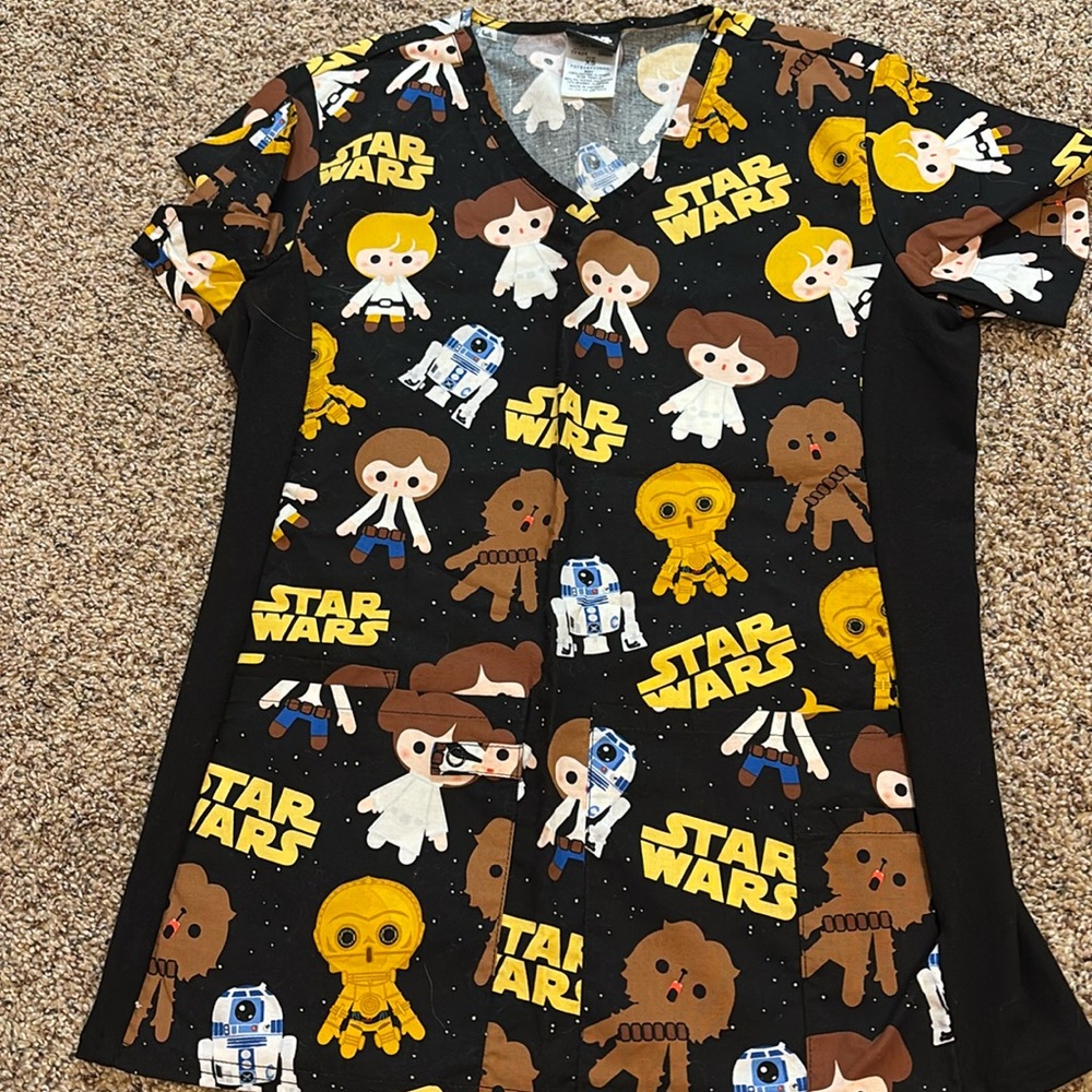 Adorable Star Wars scrub top, extra small, never worn/no tags